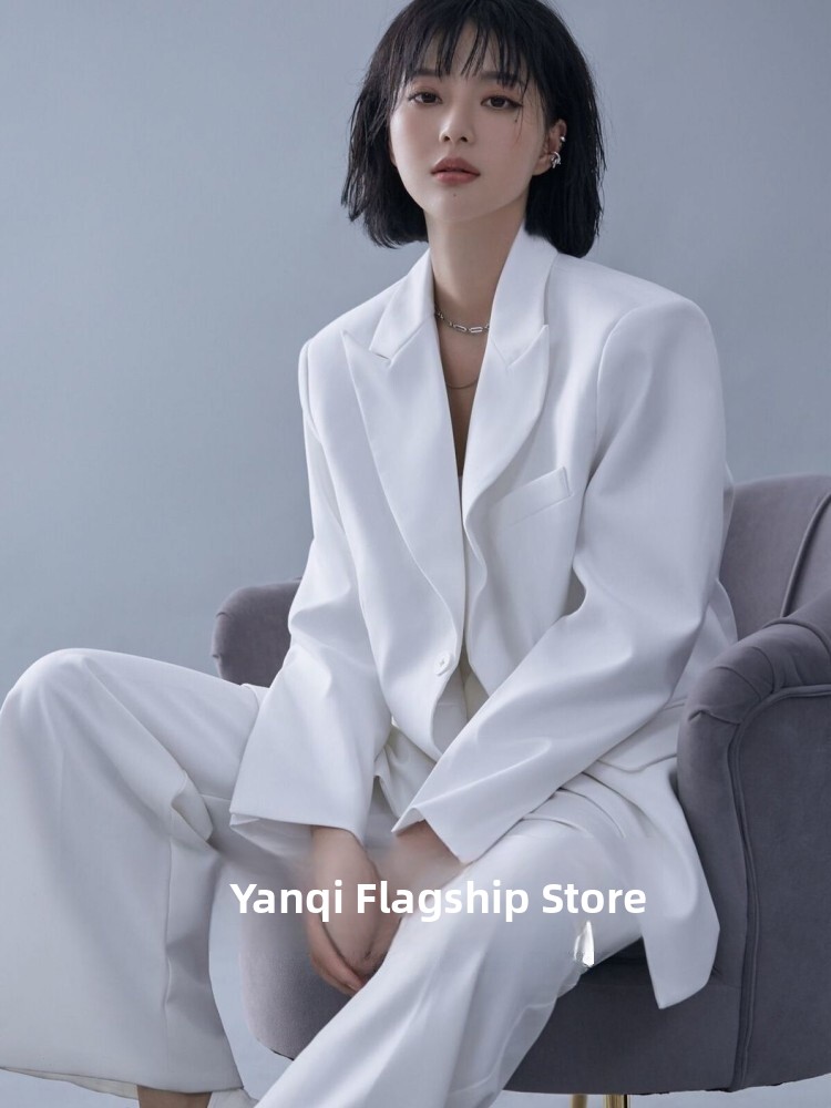 Traje Blanco Temático para Rev - Ethnic Fashion Magazine reseña y precio