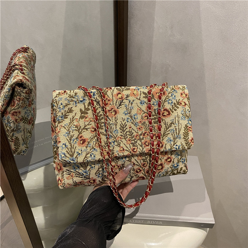 Bolso de Mano Elegante de Esti - Urban Ethnic Fashion reseña y precio
